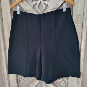 Boston Proper Women's Beyond Travel Wide Leg Short in Black